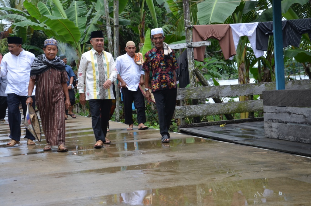 Warga Kubar Harus Tangkap Peluang :Jangan Jadi Penonton Saat Jalan Bagus